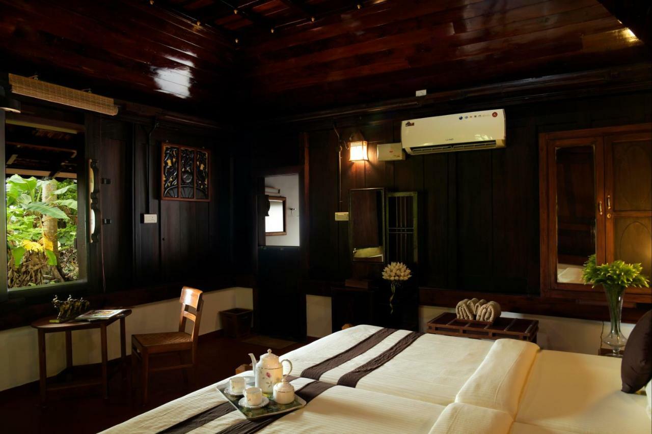 Stayvista At La Riva Heritage Villa With Bicycle Alappuzha Exterior photo