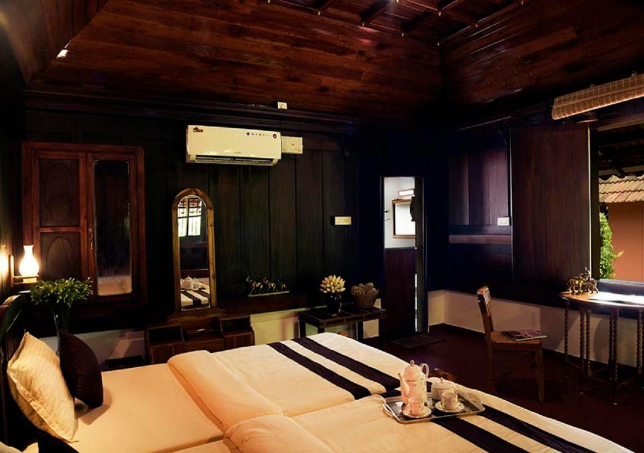 Stayvista At La Riva Heritage Villa With Bicycle Alappuzha Exterior photo