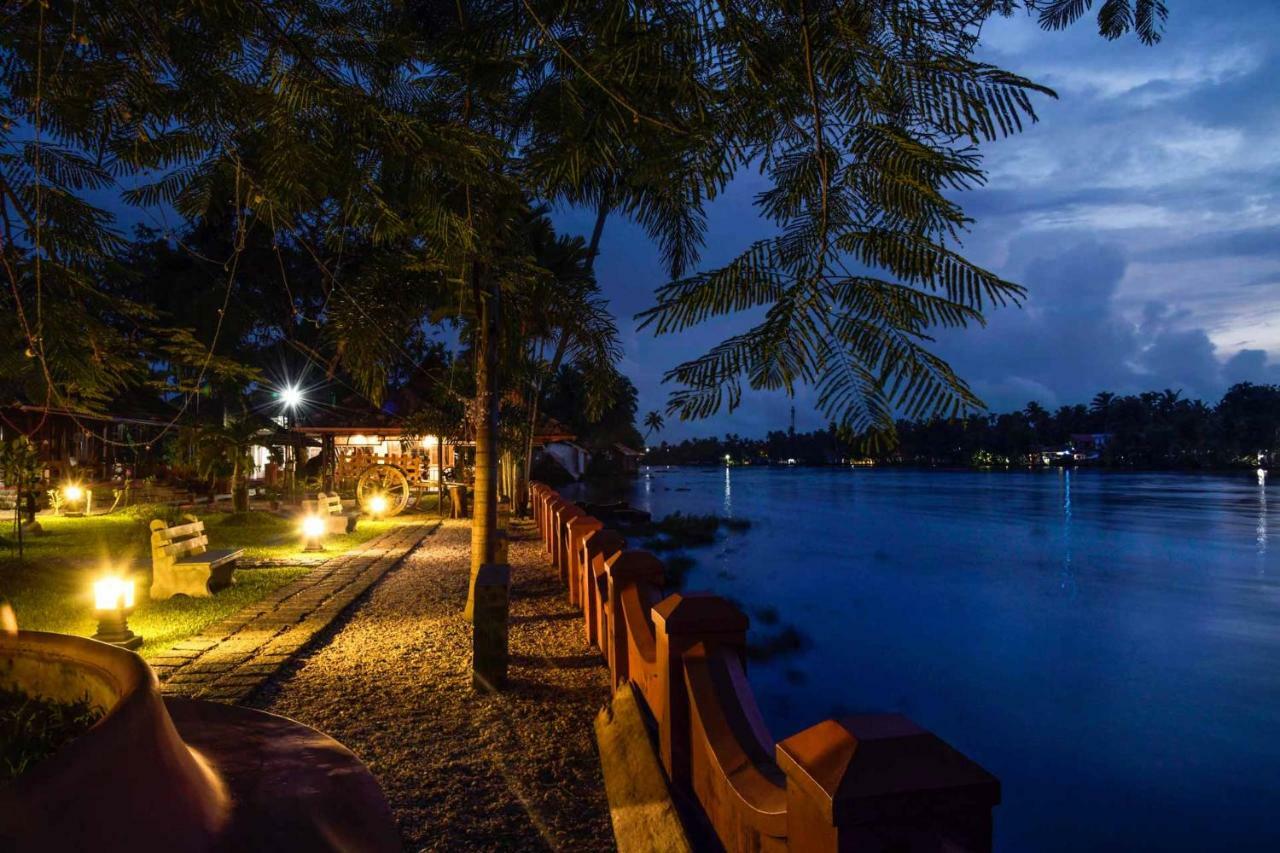 Stayvista At La Riva Heritage Villa With Bicycle Alappuzha Exterior photo