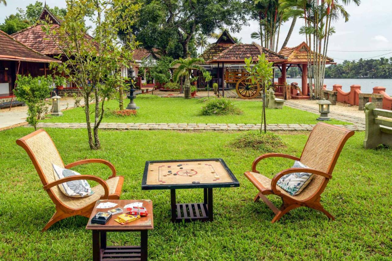 Stayvista At La Riva Heritage Villa With Bicycle Alappuzha Exterior photo