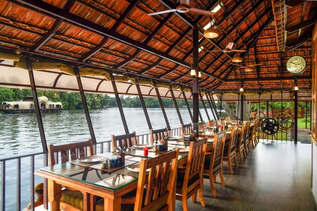 Stayvista At La Riva Heritage Villa With Bicycle Alappuzha Exterior photo
